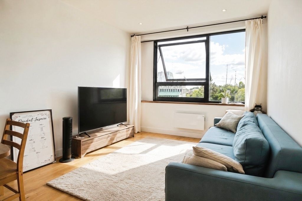 Property photo 1 of 7 Pbox-Img.Jpg