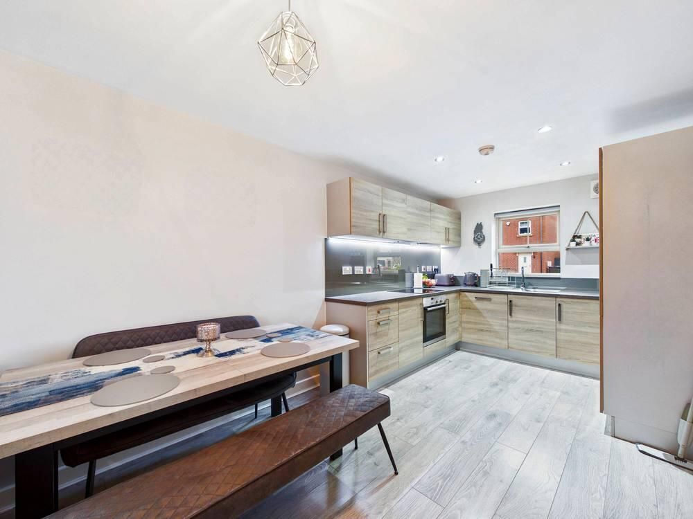 Property photo 3 of 14 Kitchen