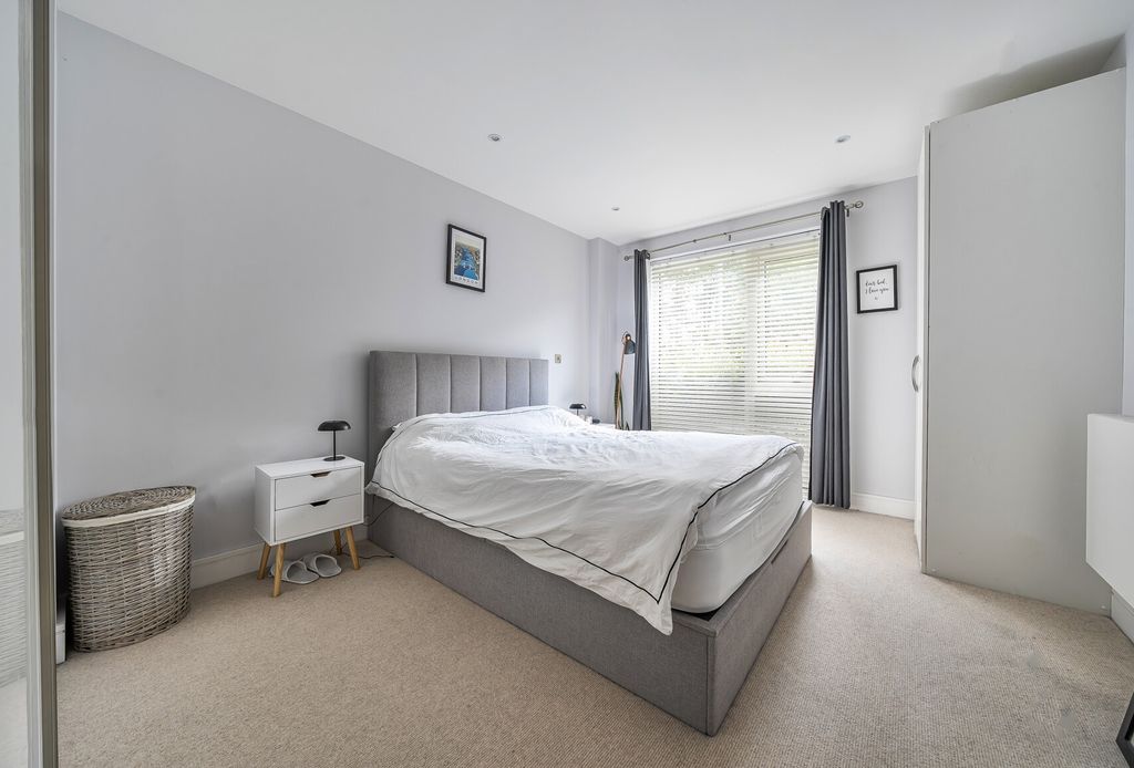 Property photo 3 of 11 1300205-3-6849A13...