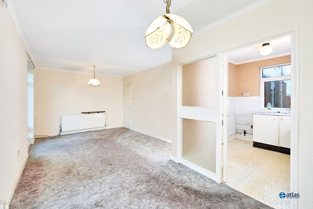 Property photo 2 of 11 Lounge