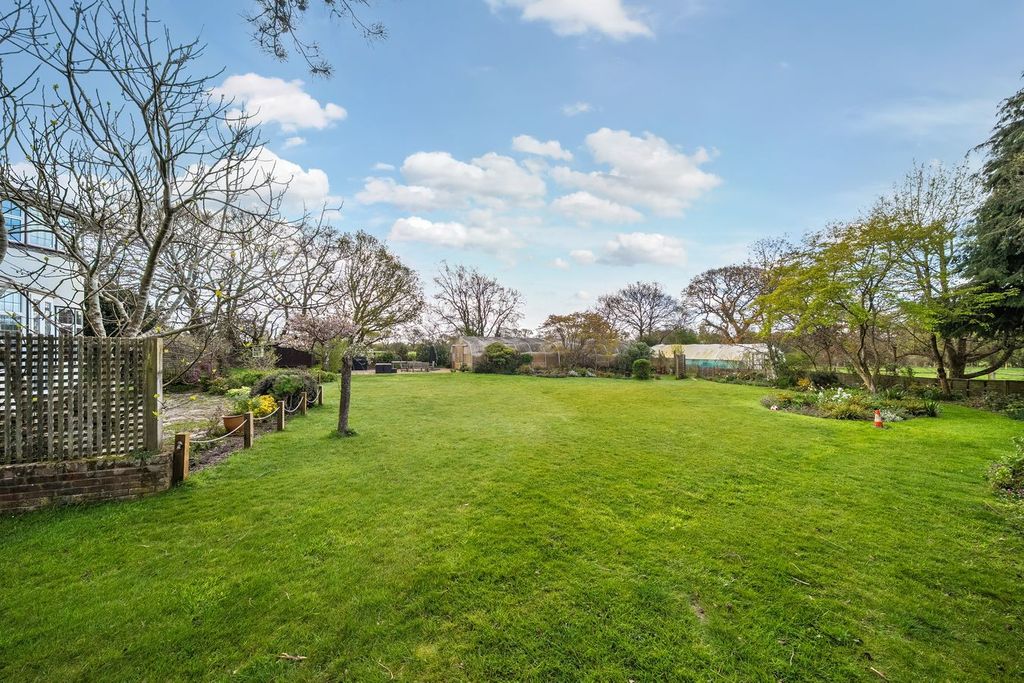 Property photo 2 of 33