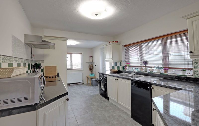 Property photo 3 of 13 Kitchen