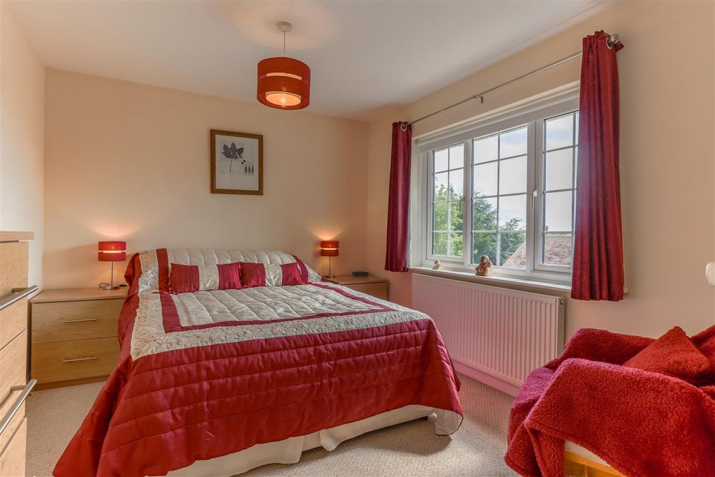 Property photo 3 of 31