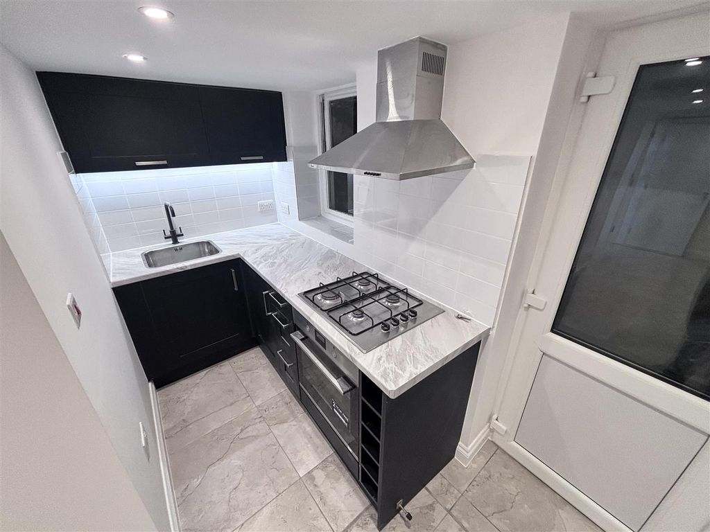 Property photo 2 of 11 Img_4921.Jpg