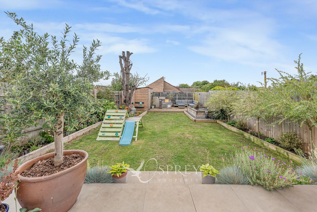 Property photo 2 of 14 Garden