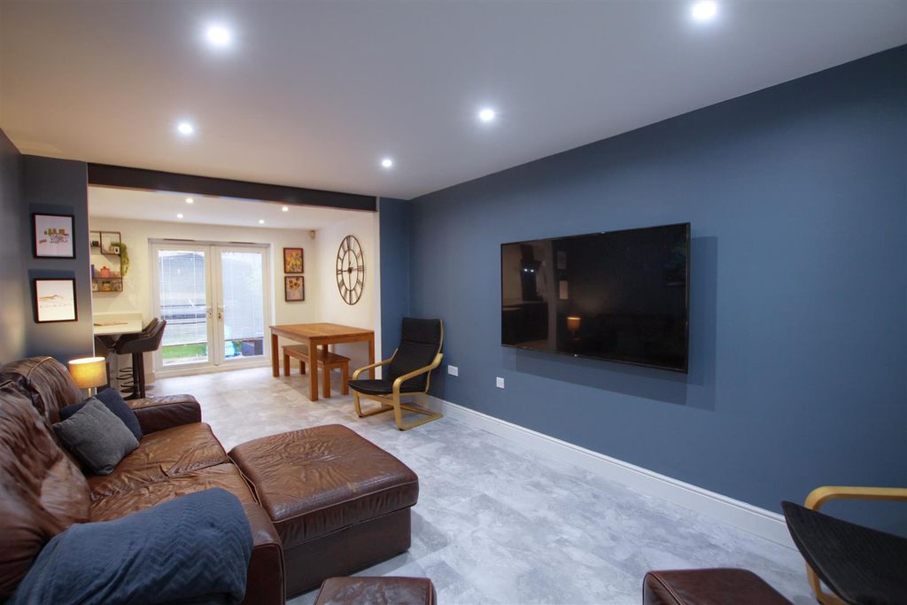 Property photo 3 of 15 P3.Jpg