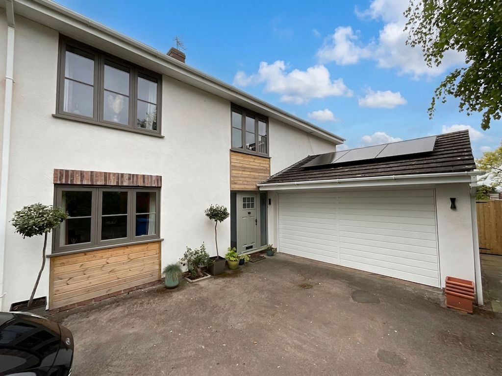 Property photo 1 of 33