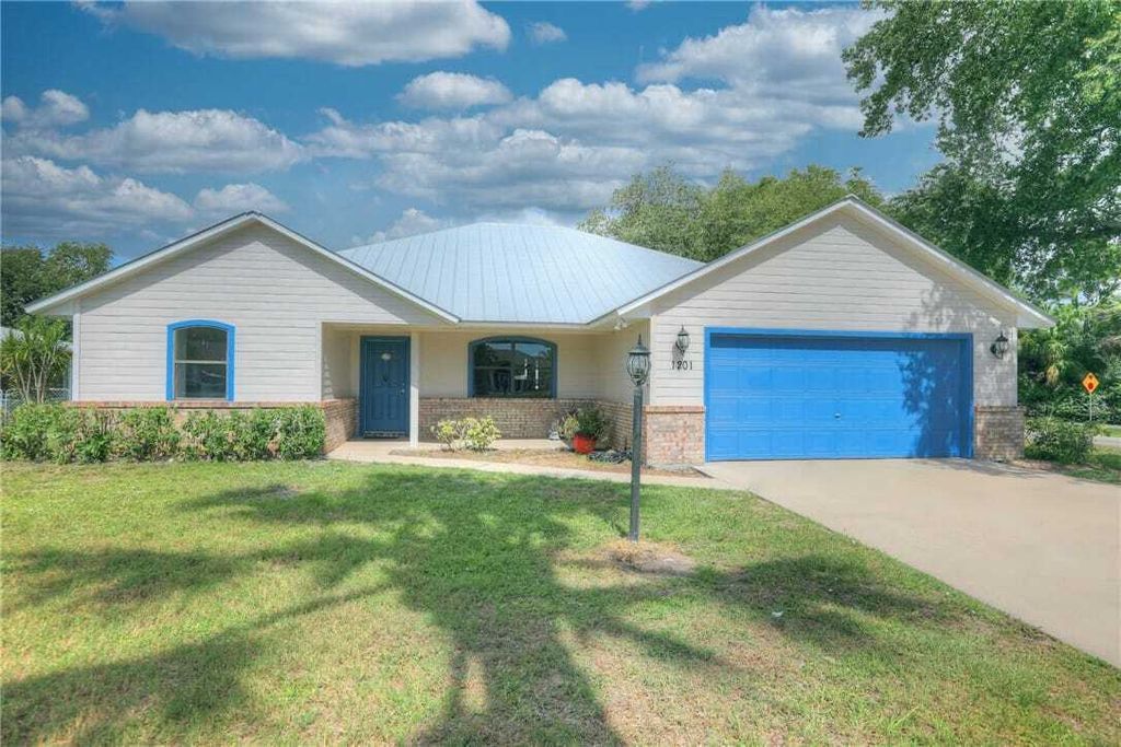 Property photo 1 of 31