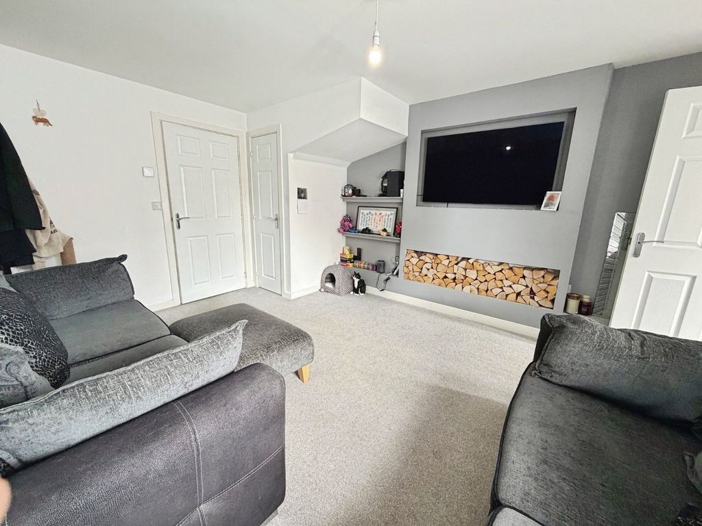 Property photo 2 of 14 Lounge