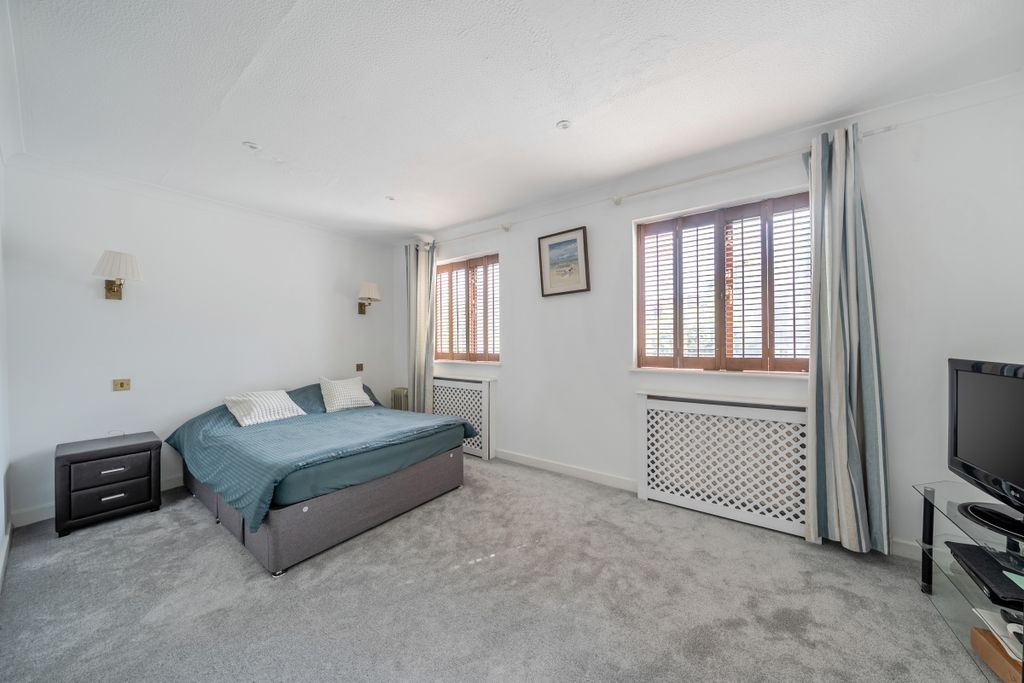 Property photo 1 of 11 1462944-14-6A0d7F...