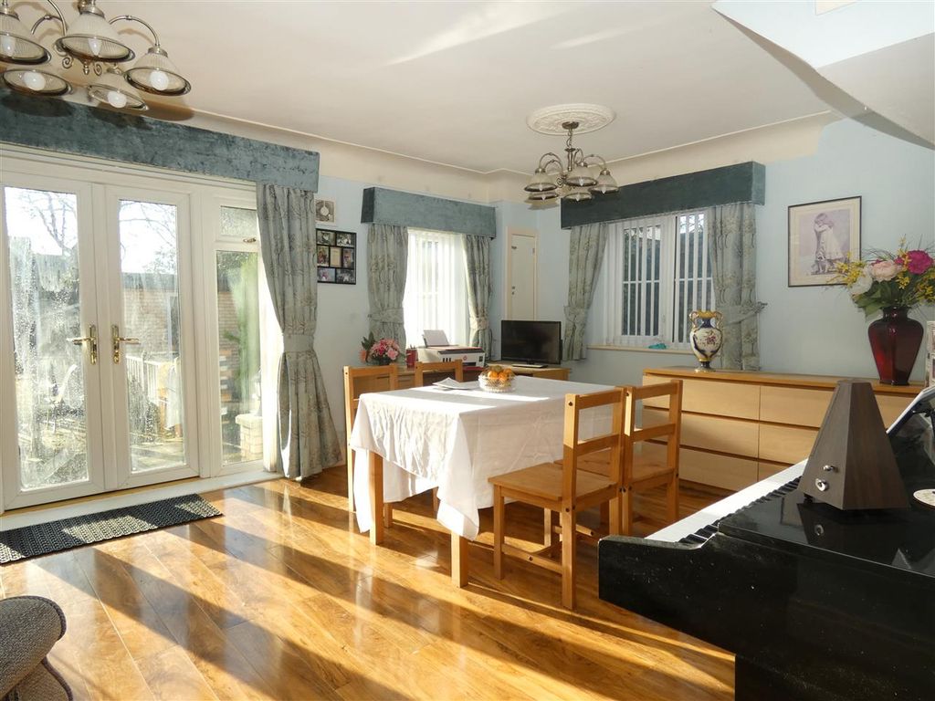 Property photo 2 of 21