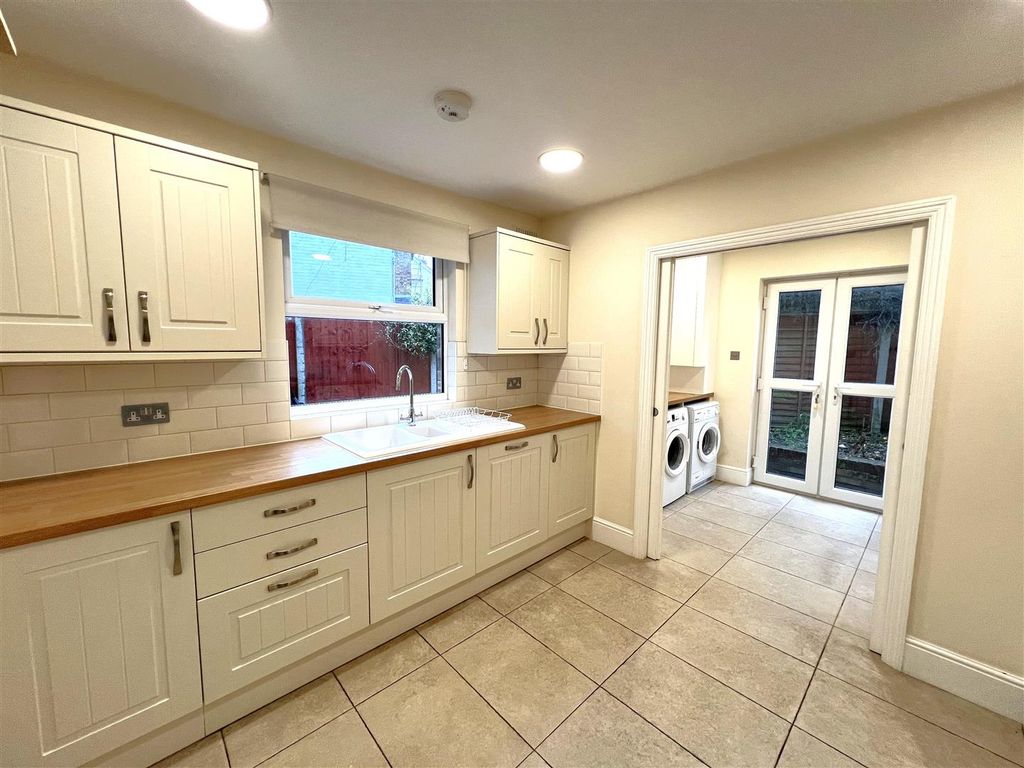 Property photo 2 of 11 Kitchen.Jpg