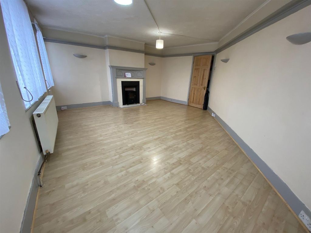 Property photo 3 of 9 l14.Jpg