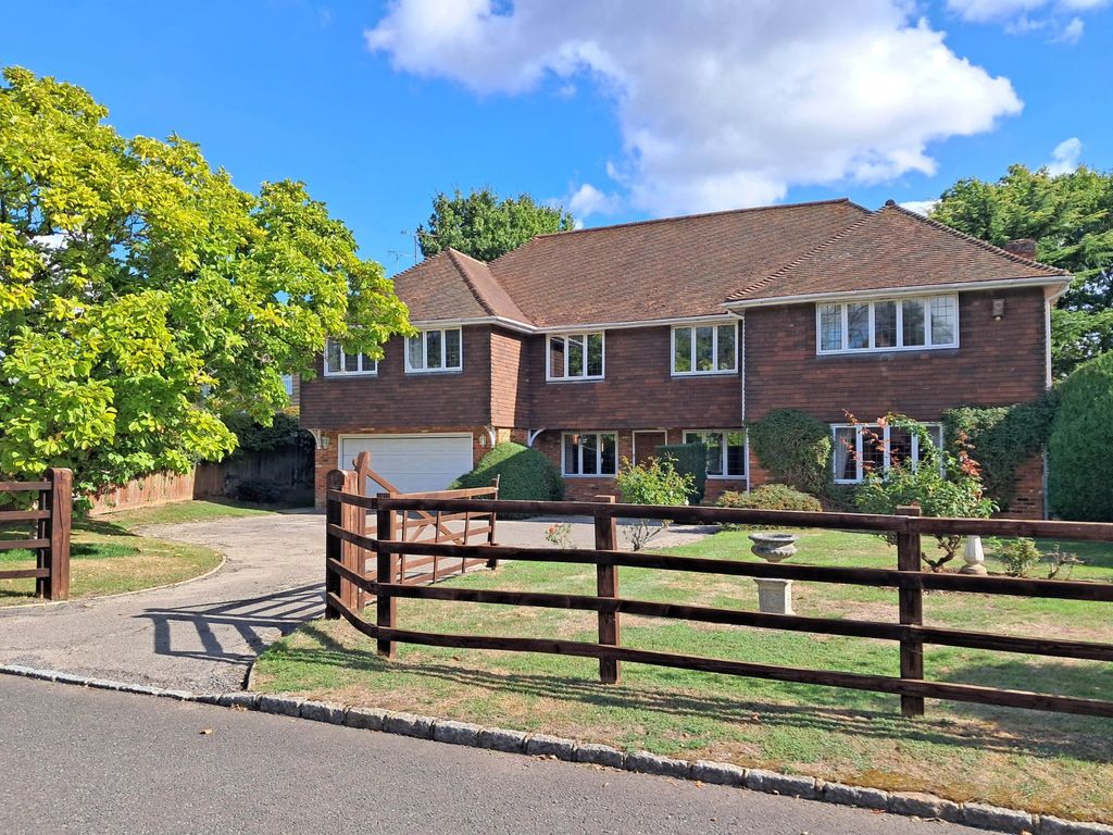 Property photo 1 of 18 Front