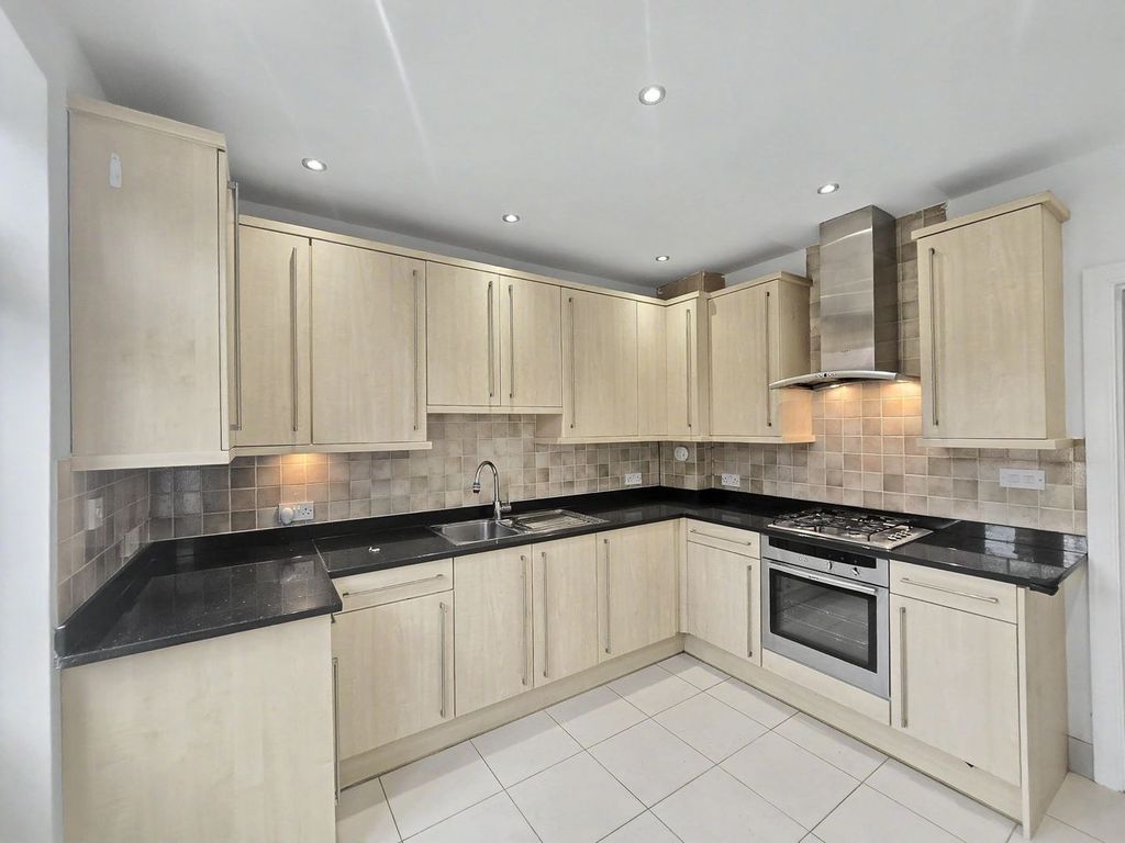 Property photo 3 of 25