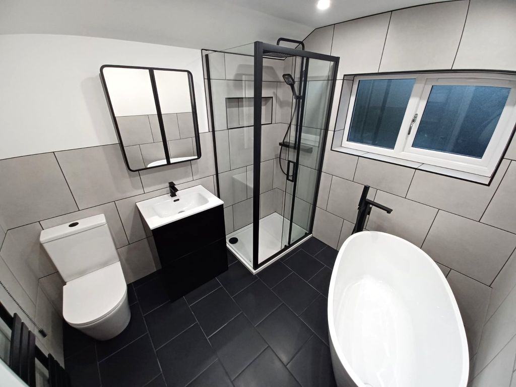 Property photo 3 of 19 Picture No. 16