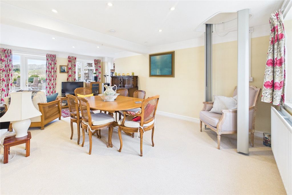 Property photo 3 of 27 Dining Room