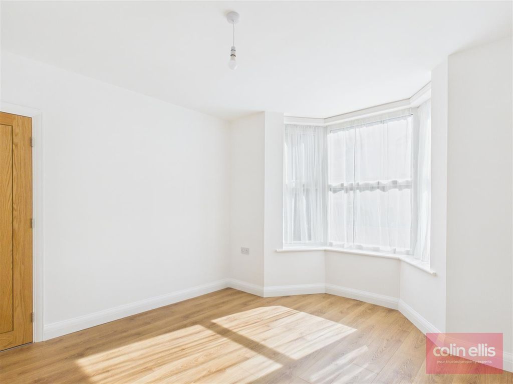 Property photo 3 of 22 Cam05075G0-Pr0428-Still013.Jpg
