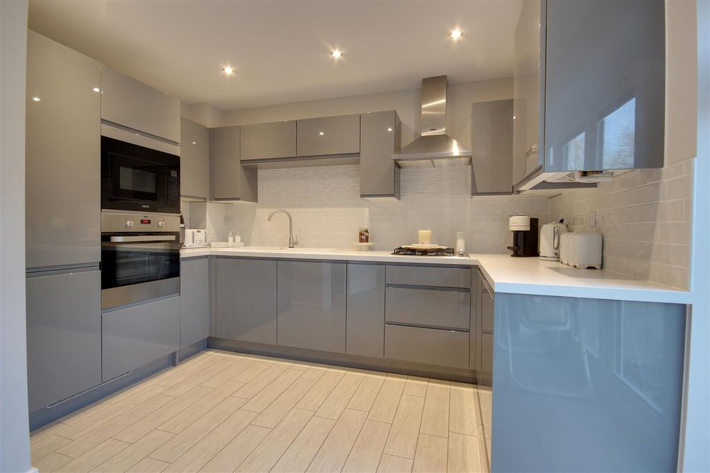 Property photo 2 of 13 Kitchen