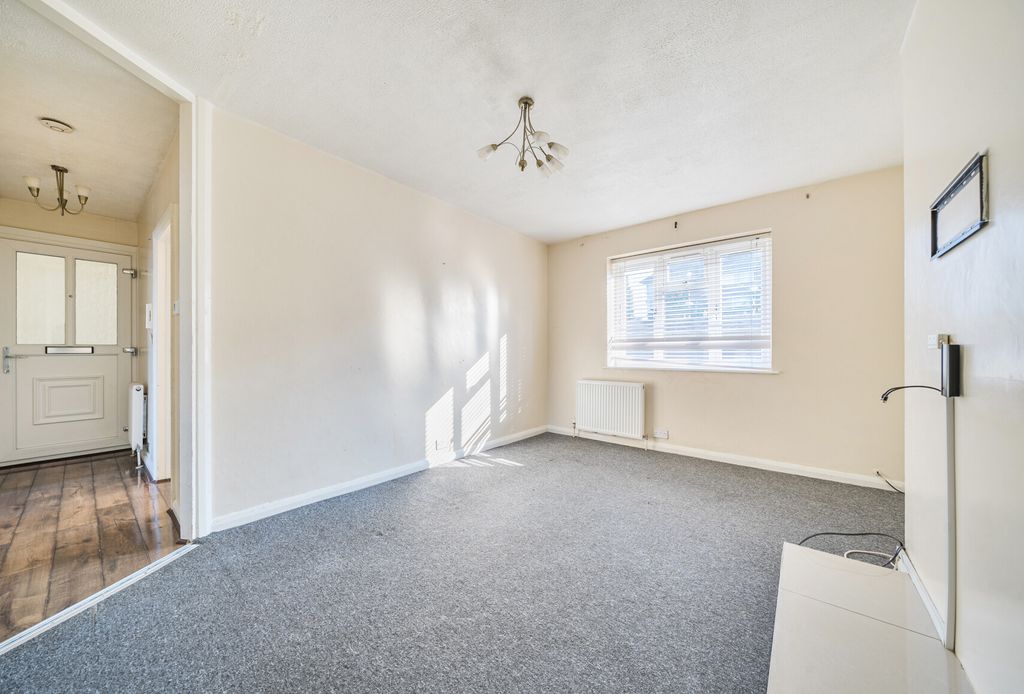 Property photo 1 of 8 1313930-6-6854476...