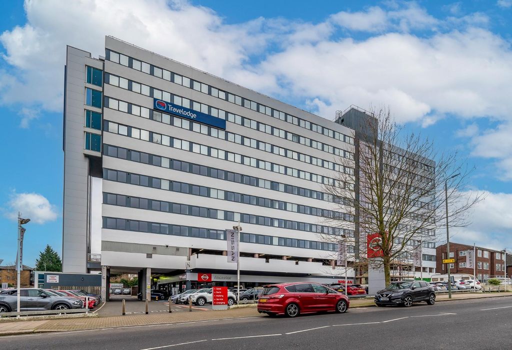 Property photo 2 of 10 Building View