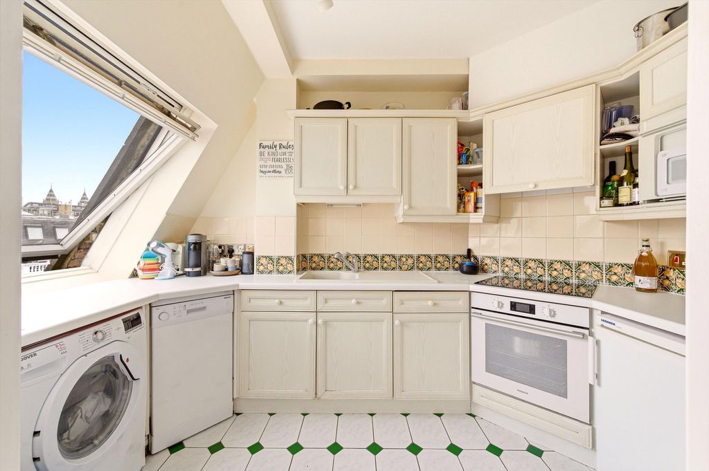 Property photo 3 of 11 Image