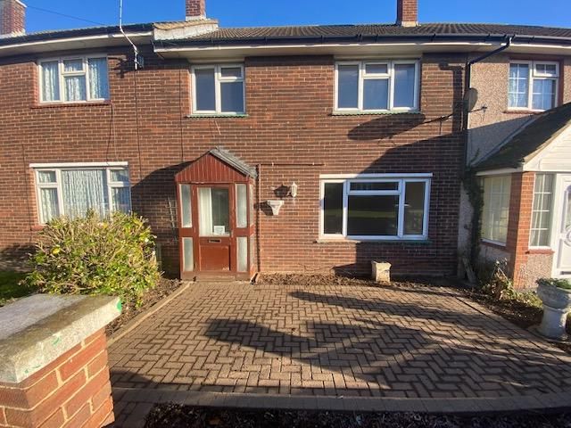 Property photo 1 of 11 Ms Estates Are Pleased To Present A Spacious Refurbished Three Bedroom Terraced House Available To Let In Chadwell St. Mary Grays.