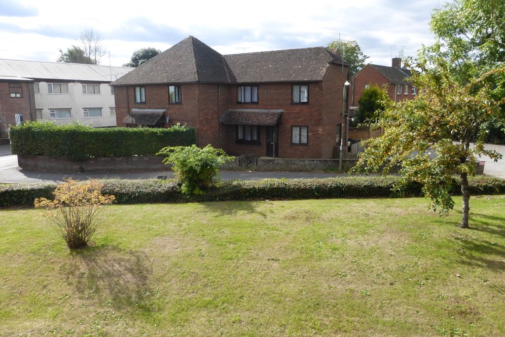 Property photo 2 of 11 P1100409