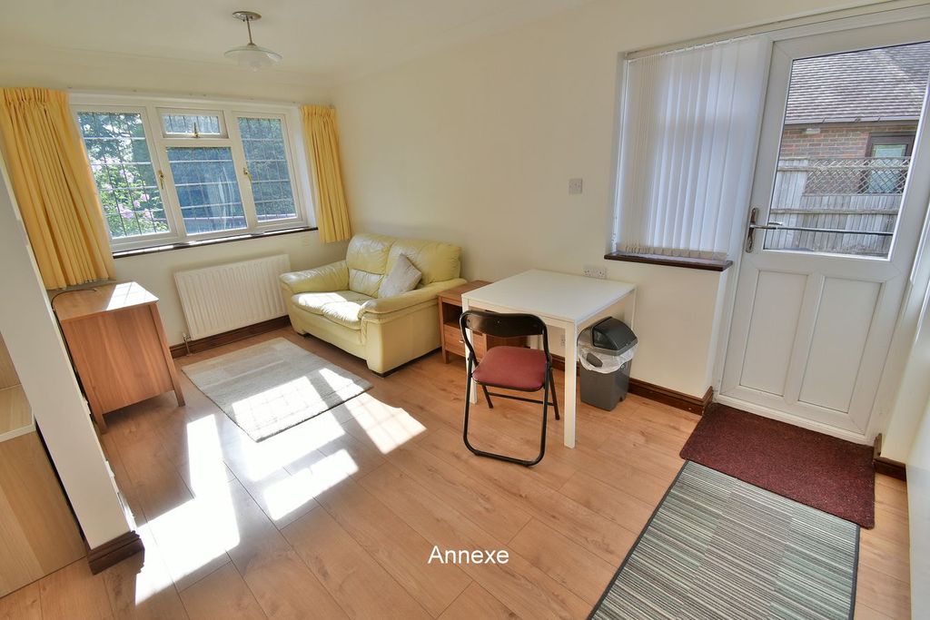Property photo 3 of 30