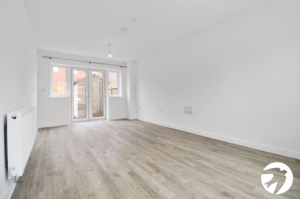 Property photo 2 of 10 Picture No. 04