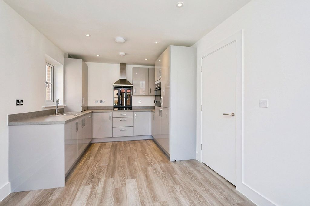 Property photo 2 of 13 Kitchen Diner