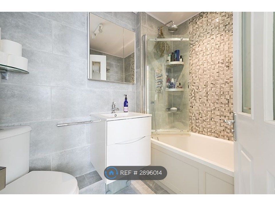Property photo 3 of 9 Ensuite Bathroom