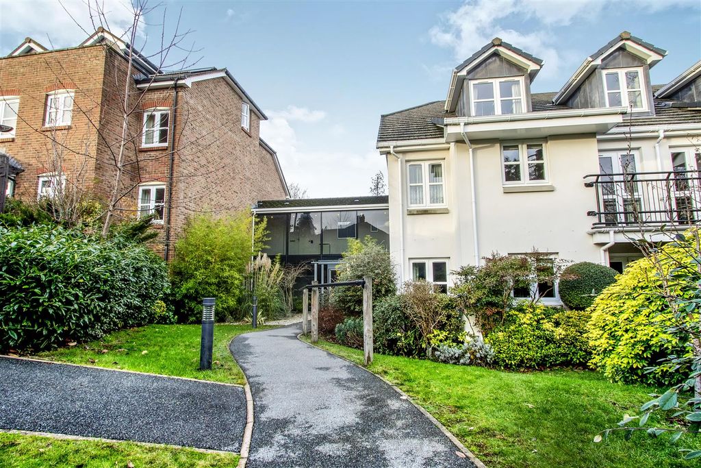 Additional image 23 of 1 bed flat for saleRadford Court, Tower Road, Liphook GU30