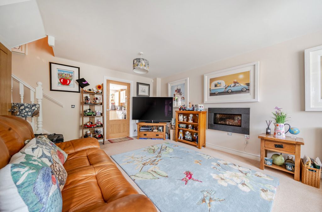 Property photo 3 of 12 17-1349708-17-68c...