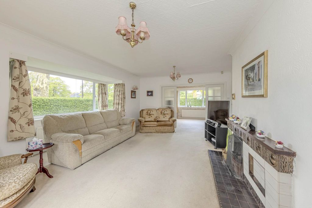 Property photo 3 of 32