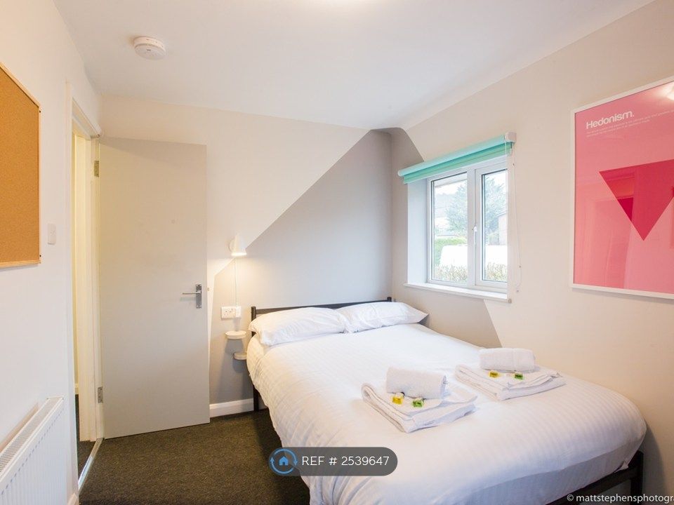 Property photo 3 of 31 Bedroom 3