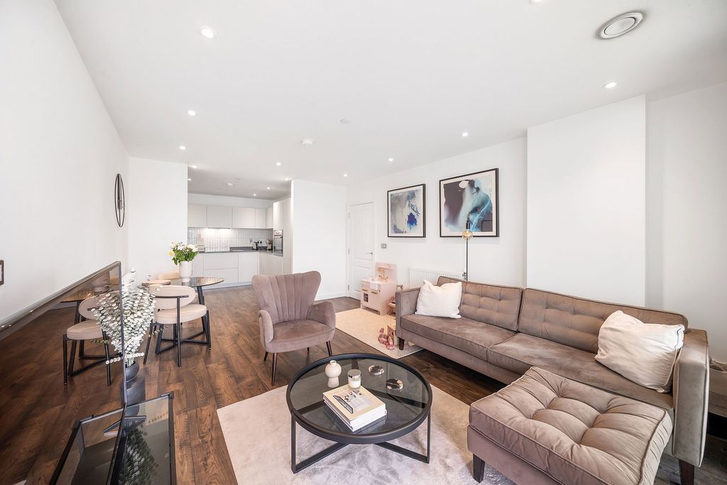 Property photo 2 of 24