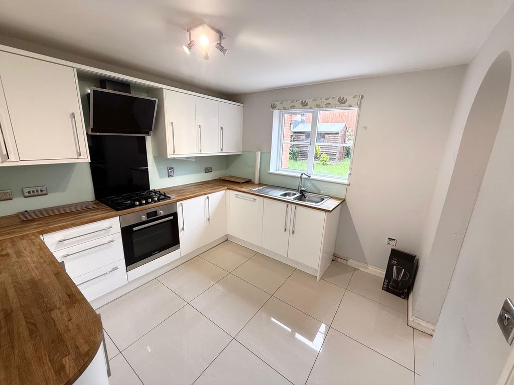 Property photo 2 of 21 Image