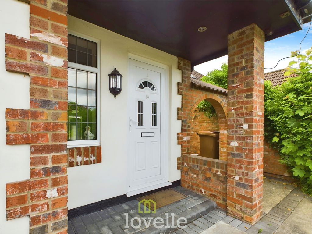 Property photo 2 of 27