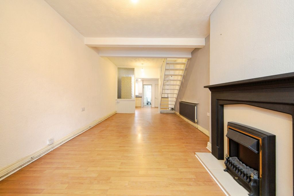 Property photo 3 of 20 Pbox-Img.Jpg