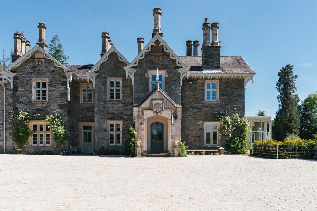 Property photo 2 of 27 Exterior And Gardens