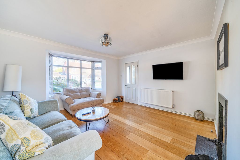 Property photo 2 of 19 1339584-2-68Dbcb4...