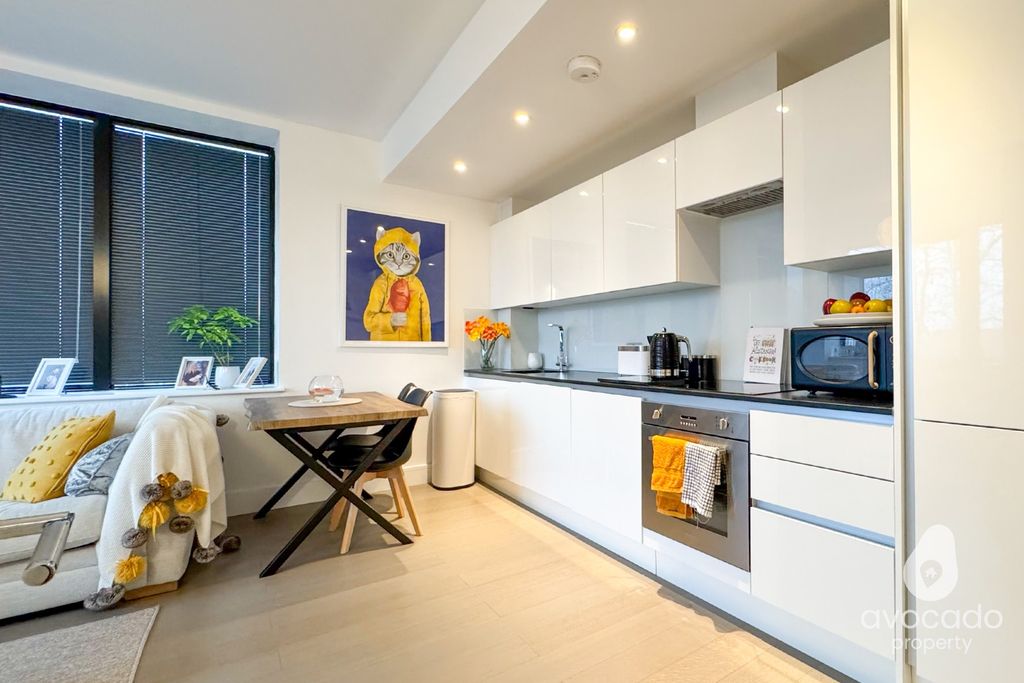 Property photo 3 of 11 4834642