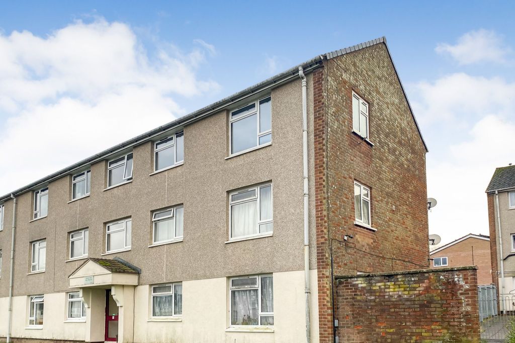 Property photo 1 of 15 Flat 165 Henson Park, Chard, Ta20 1Nl