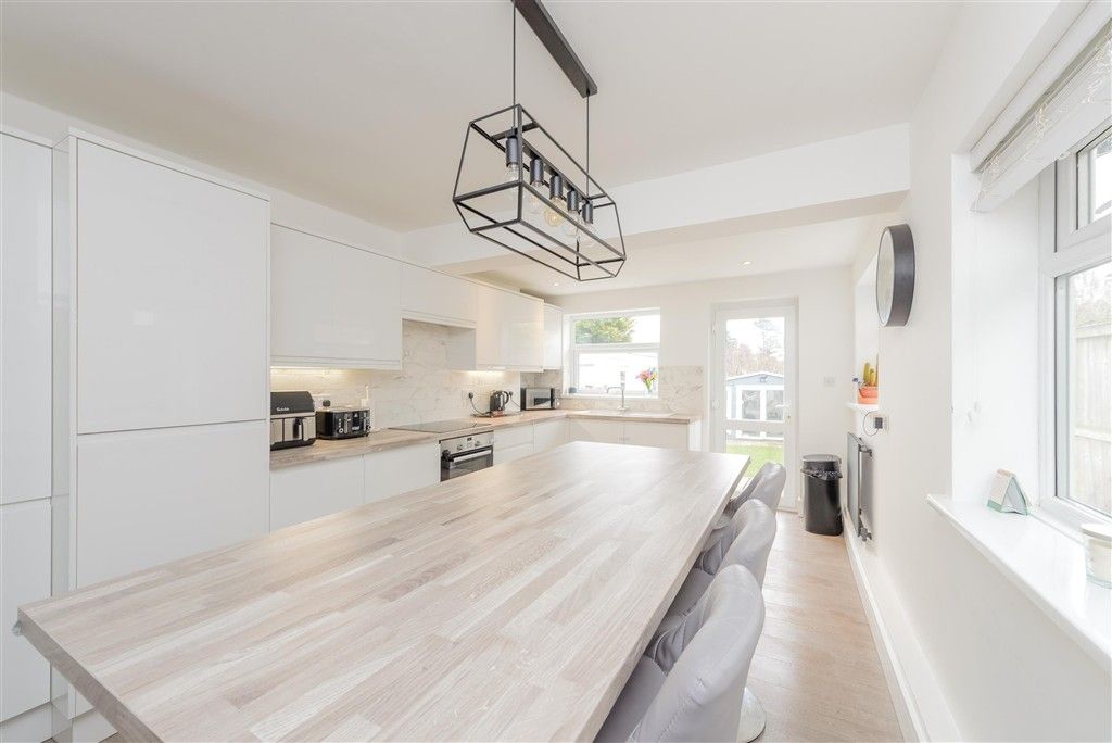 Property photo 3 of 14 Kitchen