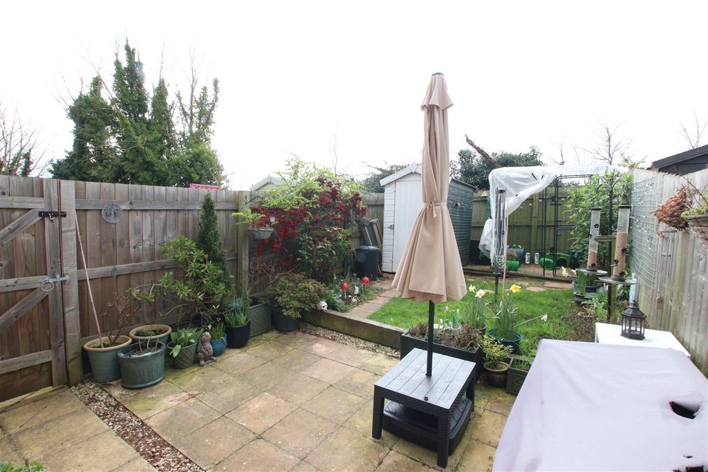 Property photo 2 of 13 Garden.Jpg