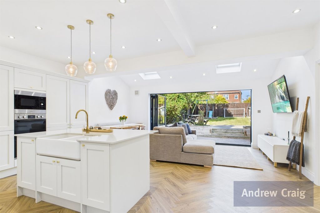 Property photo 1 of 25 (Main)