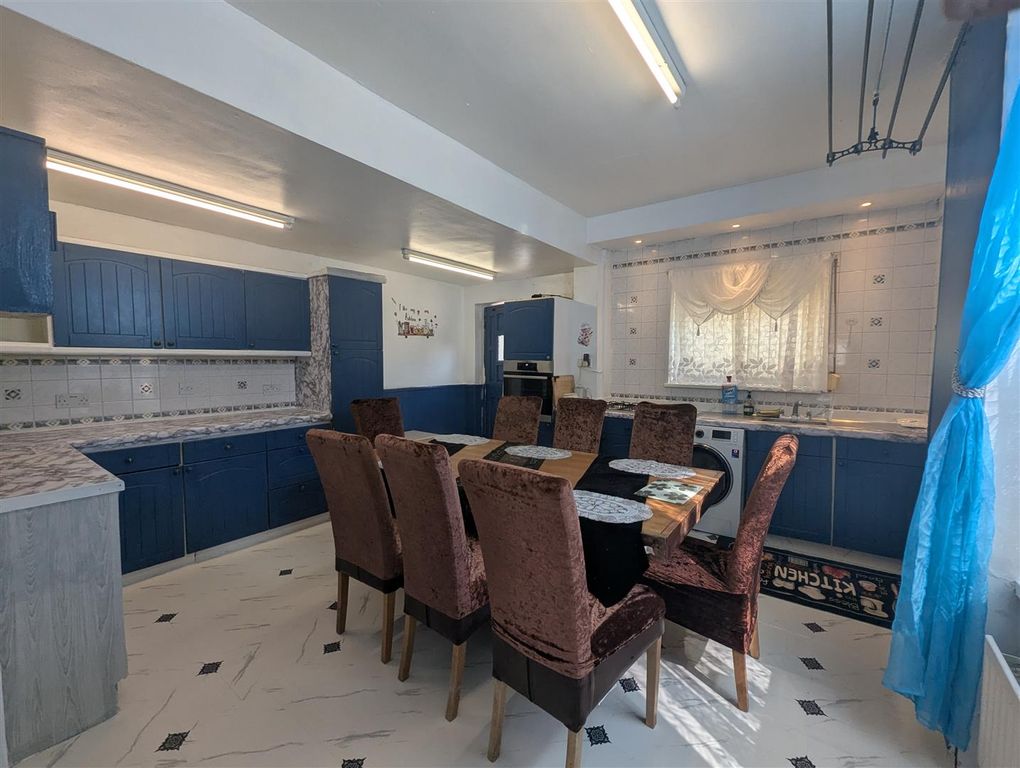 Property photo 2 of 15 Kitchen/Diner