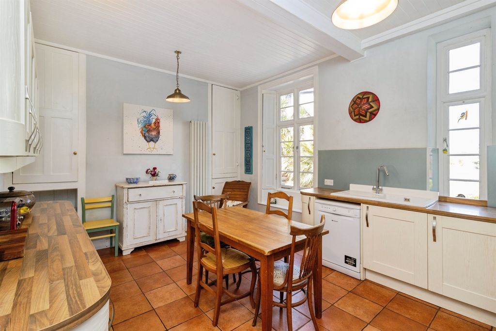 Additional image 10 of 4 bed semi-detached house for saleCourtenay Road, Newton Abbot TQ12