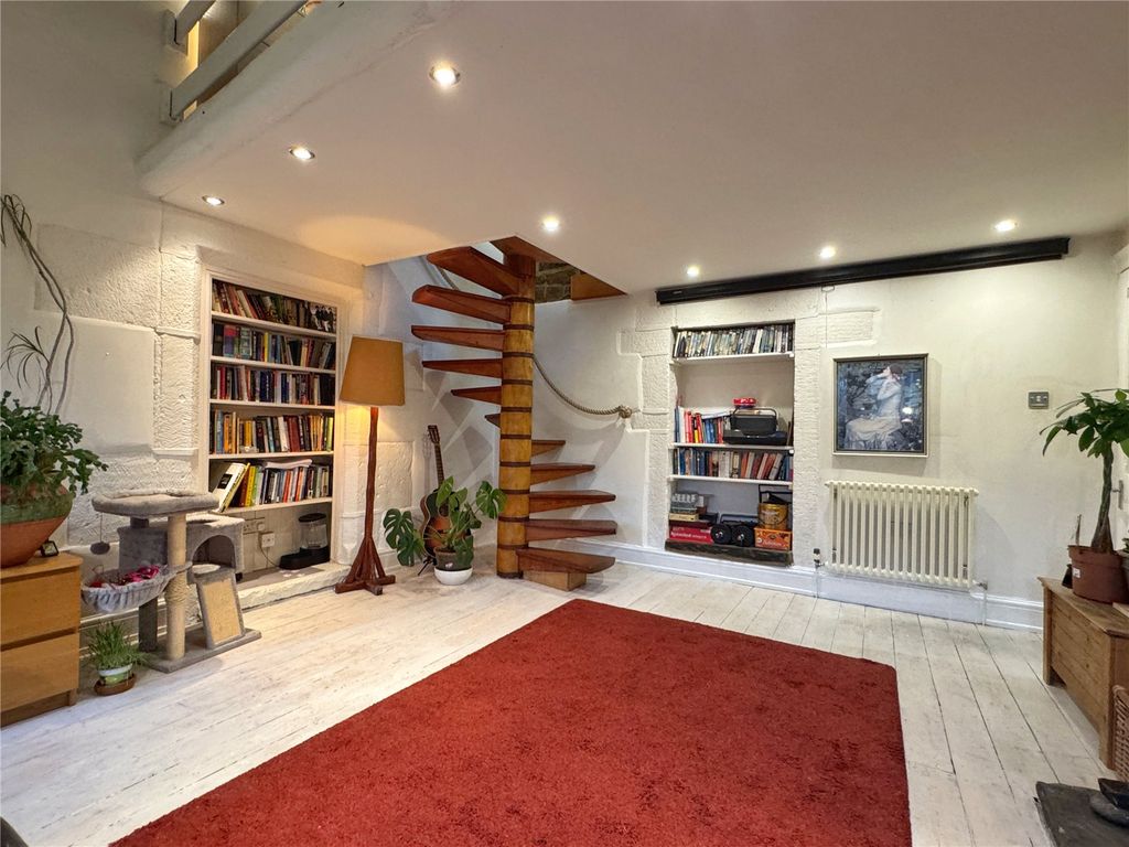 Property photo 3 of 37 Picture No. 34